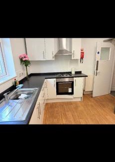 Lewisham House | Spacious 5-Bedroom house close to station