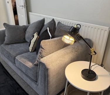 Lewisham House | Spacious 5-Bedroom house close to station