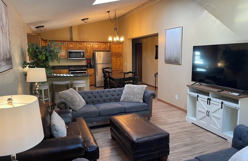 Berkley House | Spacious 5-bedroom house with WiFi, AC in charming Arvada
