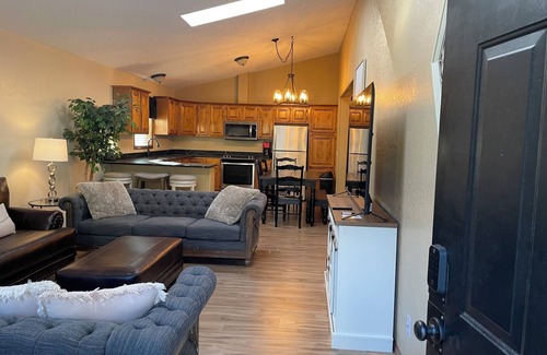 Berkley House | Spacious 5-bedroom house with WiFi, AC in charming Arvada