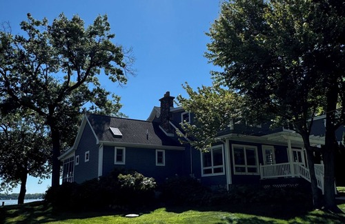 Culver House | Spacious 5-bedroom house on Culver’s beautiful Lake Maxinkuckee