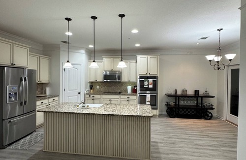 Midway House | Spacious 5-bedroom house in peaceful Midway with WiFi, AC Close to Savannah GA