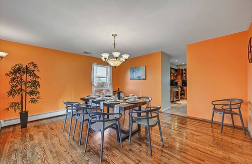 Walton Park House | Spacious 5-bedroom house with pool