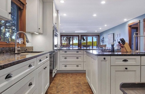 Winthrop House | Spacious 5-bedroom lakefront home on pristine Lower Narrows Pond in Winthrop