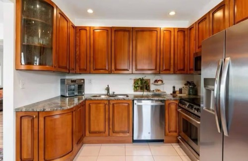 Long Beach House | Spacious 5-bedroom ocean view house in serene Long Beach with fitness room.