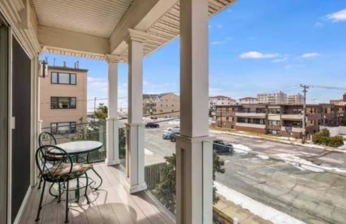 Long Beach House | Spacious 5-bedroom ocean view house in serene Long Beach with fitness room.