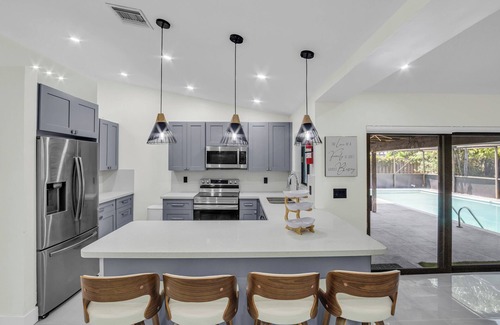 Lauderhill House | Spacious 5-bedroom Private house in Prime Location in Fort Lauderdale-Lauderhill