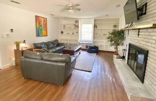 Mount Berry House | Spacious 5 Bedroom Roman Charm