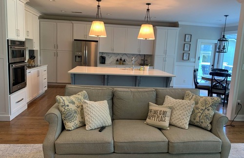 Dawsonville House | Spacious 5-bedroom LAKE house on Lake Lanier near North Georgia mountains.