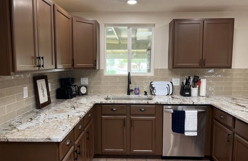 Sierra Vista House | Spacious 5-bedroom house with AC and WiFi in charming Sierra Vista