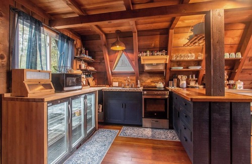 South Haven House | Spacious 5-bedroom A-Frame in South Haven with view of Lake Michigan
