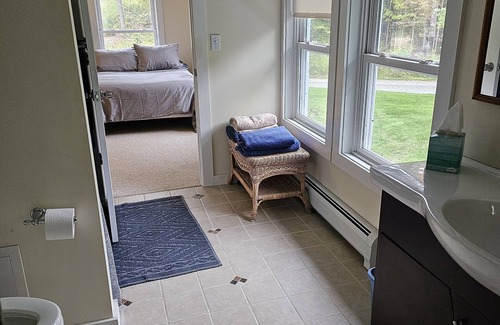 Warren House | Spacious, 5-BR/4 BA Sugarbush Home, Sleeps 15, Dog Friendly, 15 min to Lifts!