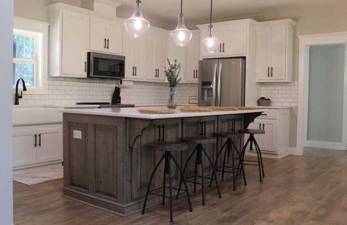 Mill Spring House | Spacious 5BDR, lakefront, firepit, hot tub, yard: Tryon Intl Equestrian Center