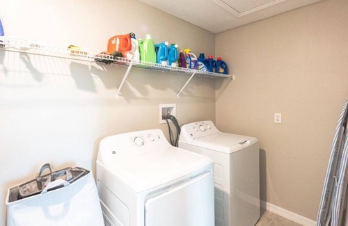 Balm House | Spacious 5bedroom 2&half bathroom home