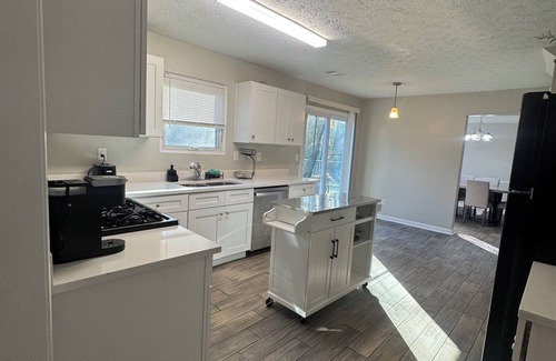Lithonia House | Spacious 5BR Haven, Sleeps 10!