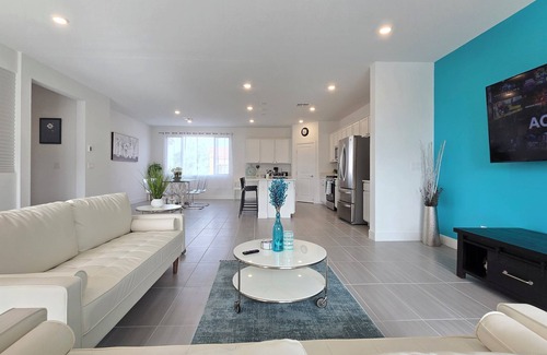 Sovana House | Spacious 5BR House ★ Pool Table ★ Arcades
