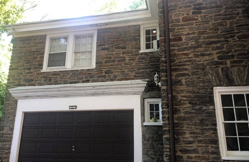 East Mount Airy House | Spacious 5br house w/AC & WiFi marvelous Mt Airy Philly train 2 downtown or NYC