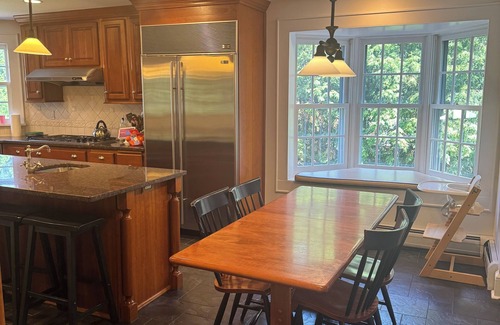 Fairfield House | Spacious 5BR in Fairfield–Walk to Town, Near Beaches & Across from Fairfield U