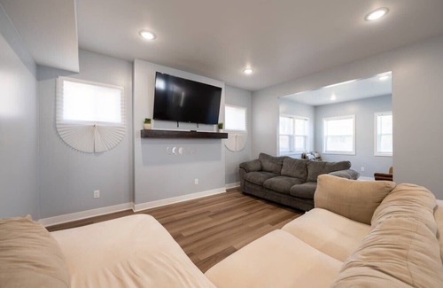 Mapleton/Fall Creek House | Spacious 5BR Retreat Close to Downtown Indy