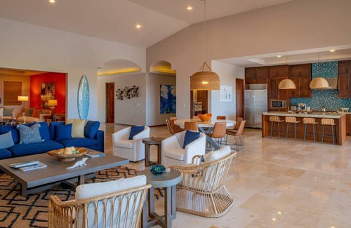 San Jose del Cabo House | Spacious 6 bedroom private home with gorgeous ocean views!