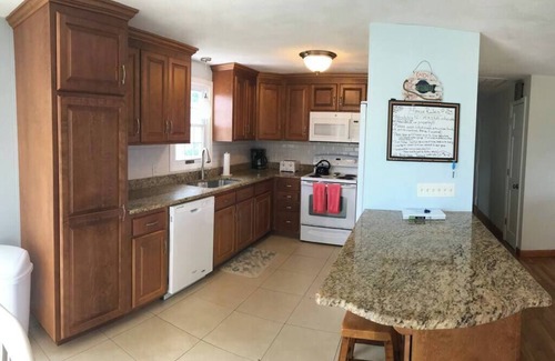 Eastward Look House | Spacious 6-Bed Beach House-Scarborough Beach Perfect for Family Getaways!