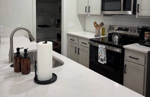 College Park House | Spacious 6 bedroom 6.5 bath newly built duplex, minutes away from Kyle Field.