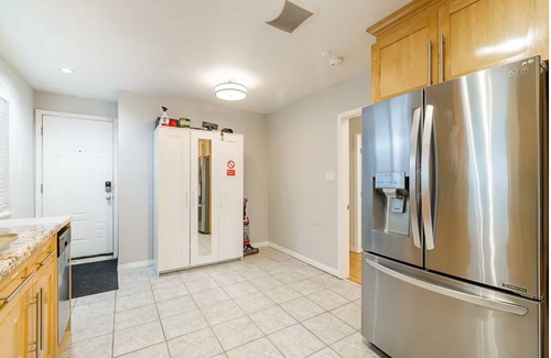 Mount Pleasant House | Spacious 6-Bedroom, 2.5-Bath Home Near Downtown w/4 Parking Spots and A/C