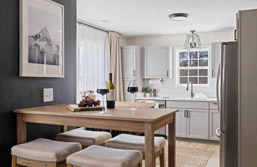 Brevard House | Spacious 6-bedroom house in beautiful Downtown Brevard
