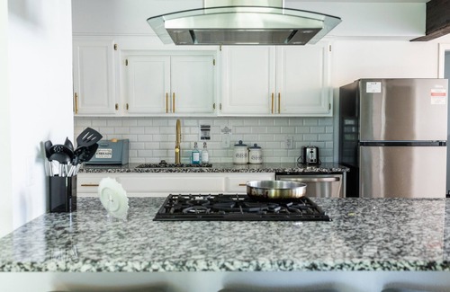 Tulsa House | Spacious 6-bedroom house in Tulsa near Premium Outlet