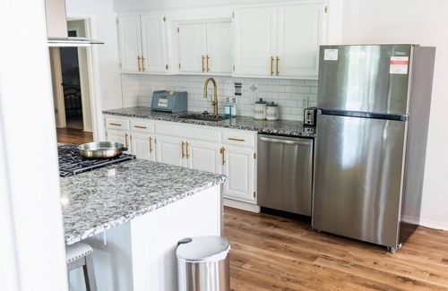 Tulsa House | Spacious 6-bedroom house in Tulsa near Premium Outlet