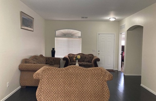 Mission Valley House | Spacious 6-bedroom ,4 bath house in awesome Casa Grande with WiFi, AC !