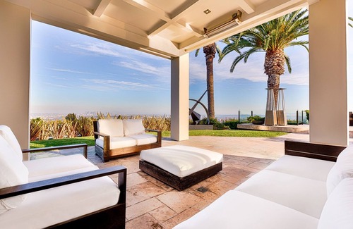 Hollywood Hills West House | Spacious 6-bedroom estate in fantastic Los Angeles with WiFi, AC, fitness room