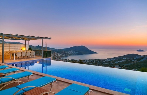 Kalkan Villa | Spacious 6 bedroom villa - Incredible panoramic views