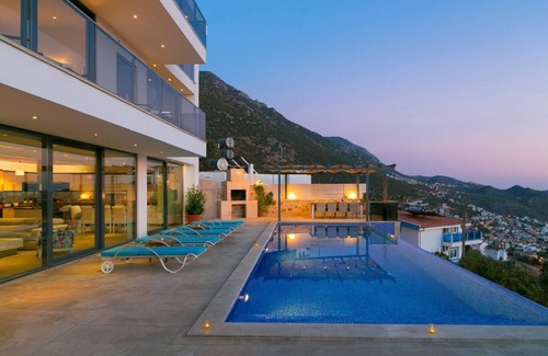 Kalkan Villa | Spacious 6 bedroom villa - Incredible panoramic views