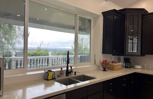 Kimber - Gomes Villa | Spacious 6000 sf 6-bedroom villa in lovely Fremont with private gate, and view