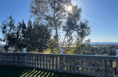 Kimber - Gomes Villa | Spacious 6000 sf 6-bedroom villa in lovely Fremont with private gate, and view
