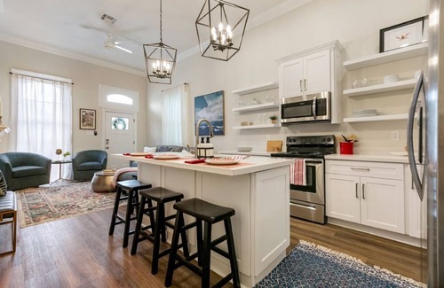 Faubourg Lafayette House | Spacious 6BR Hideaway: Minutes to French Quarter