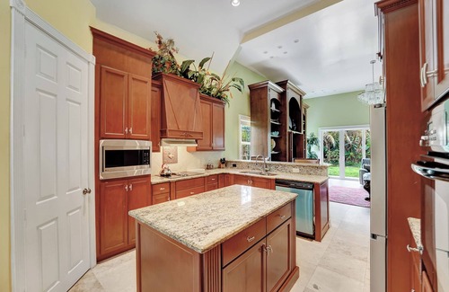 Hunt Club House | Spacious 7-bedroom house in amazing West Palm Beach with WiFi, AC