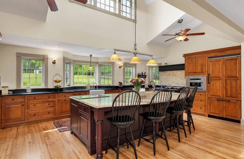Union House | Spacious 7-bedroom house in tranquil Wolfeboro