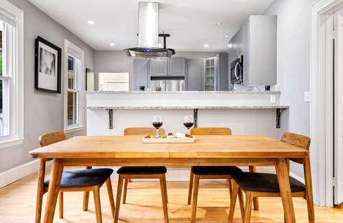 Oakdale House | Spacious 7-bedroom house in marvelous Portland with AC, WiFi