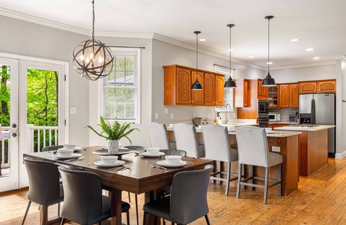 Leicester House | Spacious 7-Bedroom Retreat in Leicester, NC - Perfect for Family Getaways!