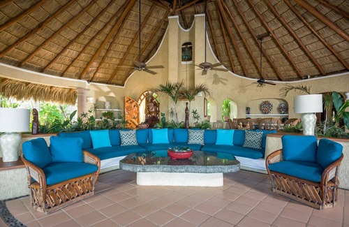 Cabo San Lucas Villa | Spacious 7 BR Luxury Beachfront Villa Las Rocas w/Pool, Jacuzzi, BBQ + More!