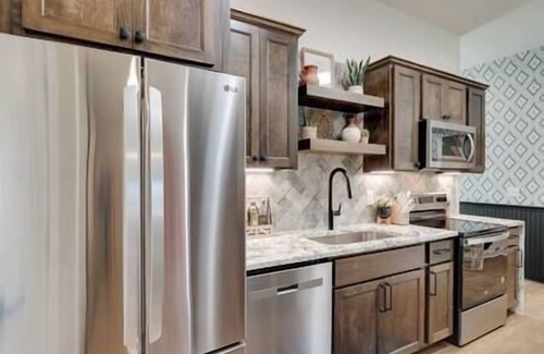 Greenwood Apartment | Spacious 7-Unit Retreat with Unique Themes, Sleeps 48!