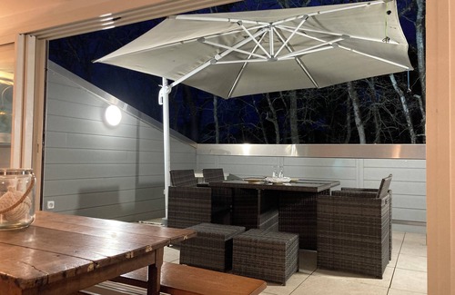 La Tremblade Apartment | SPACIOUS 80m2 apartment 1 km from beaches. Pets allowed.