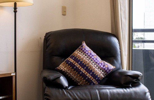 Zona 10 Apartment | Spacious Apt. For 6 people/ Parking/ 5 Min. From Airport.