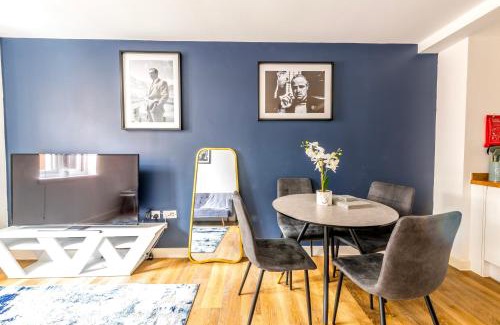 Abingdon Apartment | Spacious Abbey Yard by Prescott Apartments
