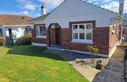 Dunedin House | Spacious, Affordable, Peaceful Family Home