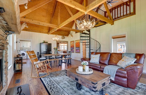 Crane Hill Cabin | Spacious Alabama Retreat - Deck, Grill & Fire Pit!