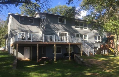Webb Lake Cabin | Spacious All-Season Lakefront Cabin On Pristine Des Moines Lake, Sleeps 20