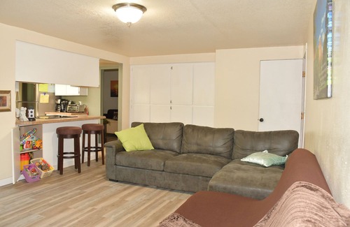 Beaverton House | Spacious and Beautiful Single-Level for 10+